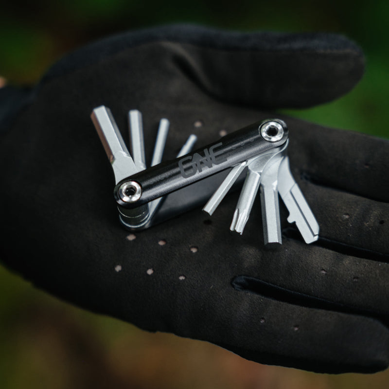 https://cdn.shopify.com/s/files/1/0284/9430/products/OneUp-Components_EDCV2Tool_MultiTool.jpg?v=1735770786