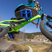 https://cdn.shopify.com/s/files/1/0284/9430/files/OneUpComponents_SmallCompPedals_BLU_OnBike1.jpg?v=1748299408