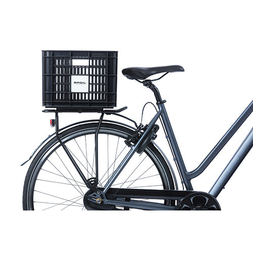 https://cdn.webshopapp.com/shops/203960/files/410722731/basil-bicycle-crate-m-medium-295-litres-black.jpg